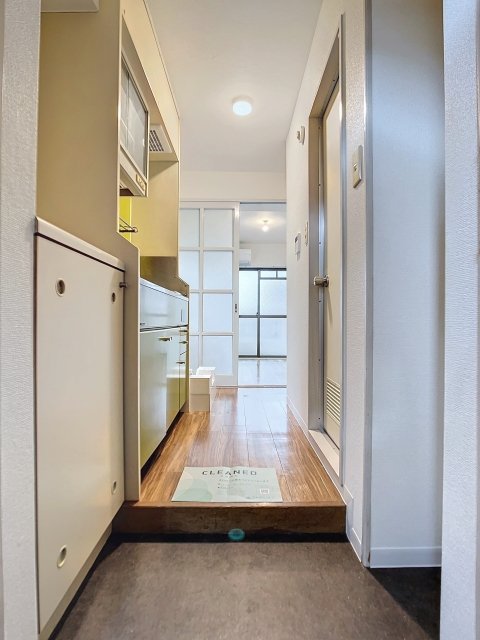 ハイタウン明大前 玄関