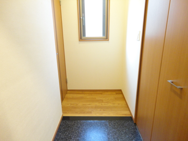 Ｌｅ　ｔｅｍｐｓ　ｈｅｕｒｅｕｘ　”Ｓ（ルタンウルーエス） 玄関スペース