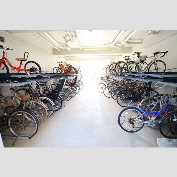 オーシャンビュー弐番館105号室 駐輪場