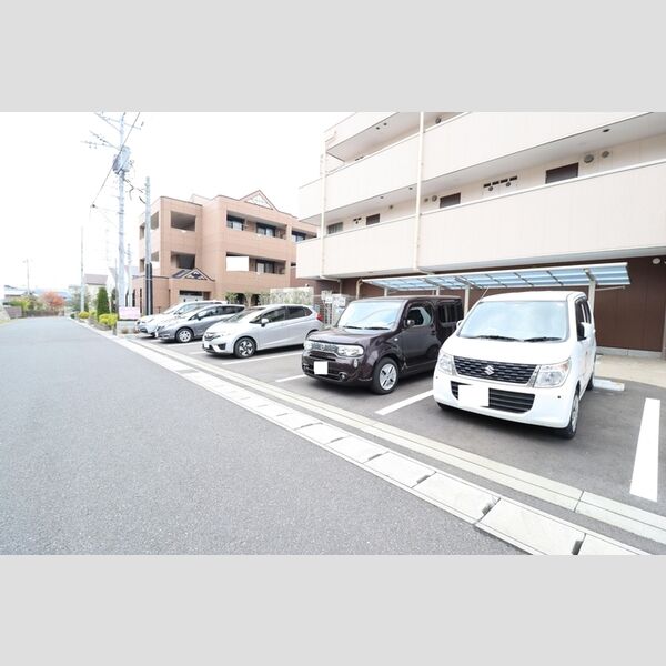 ベルフルール壱番館 駐車場