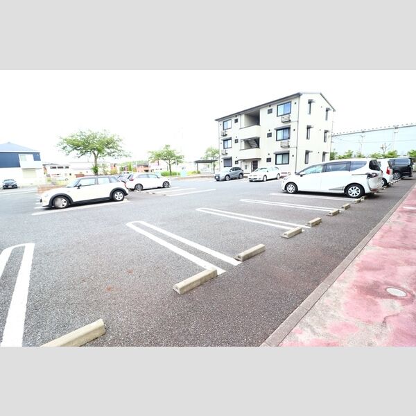 グランデュール55　B106号室 駐車場