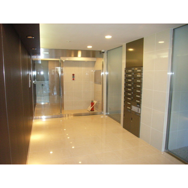 レジオス動坂 エントランス