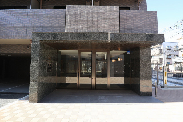 ルーブル武蔵新城参番館2階 エントランス