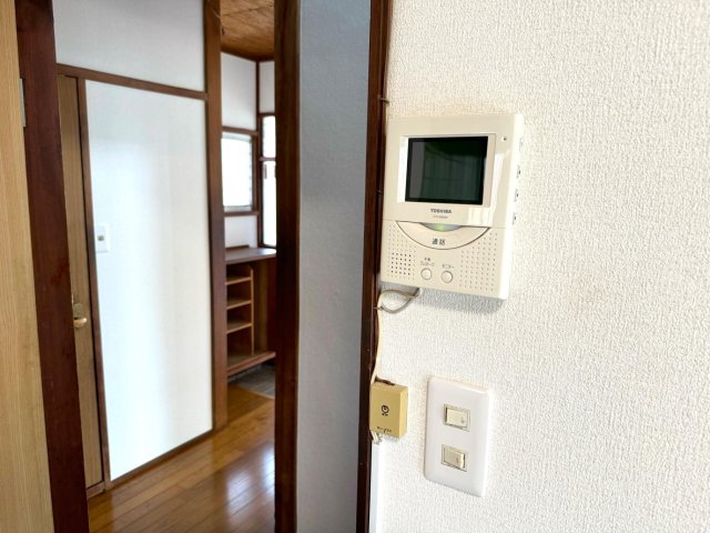 越谷市大杉戸建て 来訪者を確認できるモニター付きインターホン