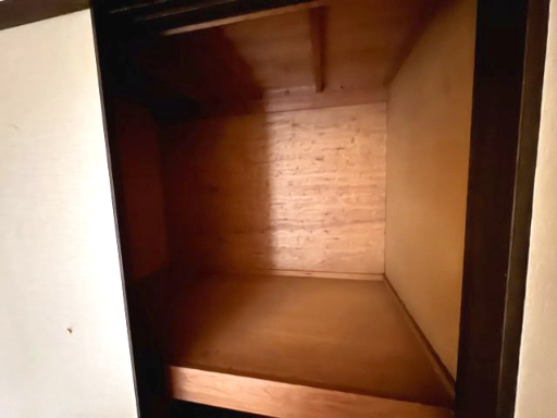 福村ハイツ202号室 クリーニング前の写真です