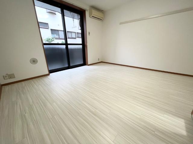 グラード101号室 洋室