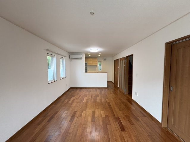 小坪1丁目戸建 居間・リビング