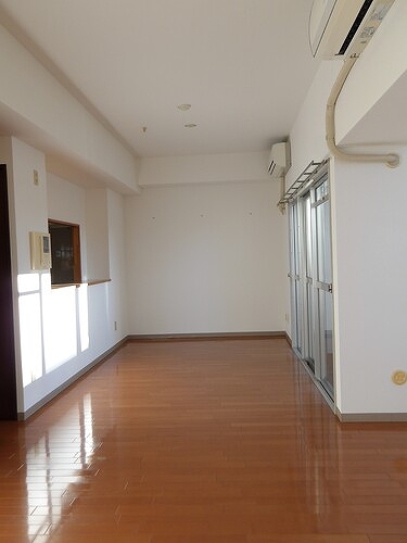 ビュープラザセンター北３ー８号棟 リビングダイニング（約１４.０畳）