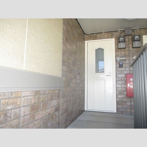 ロジュマン ミヤカイドウAB 玄関