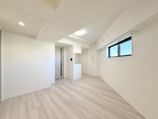 エレミ本蓮沼7階 リビング