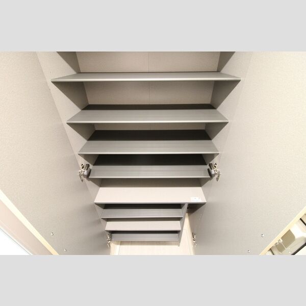 Maestro (マエストロ)203号室 シューズボックス