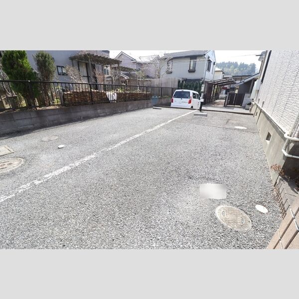 アーバンコート 駐車場