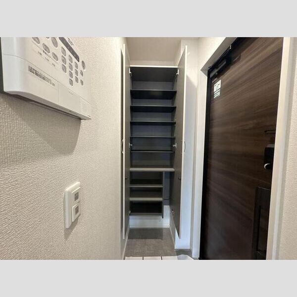 セレスティア南花畑Ⅲ303号室 シューズボックス