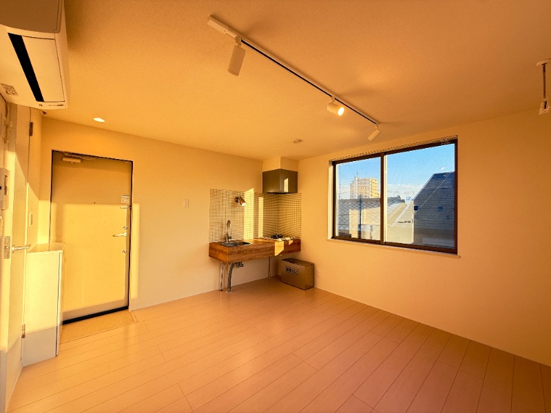 カーサ本木3階 人気の広い１R