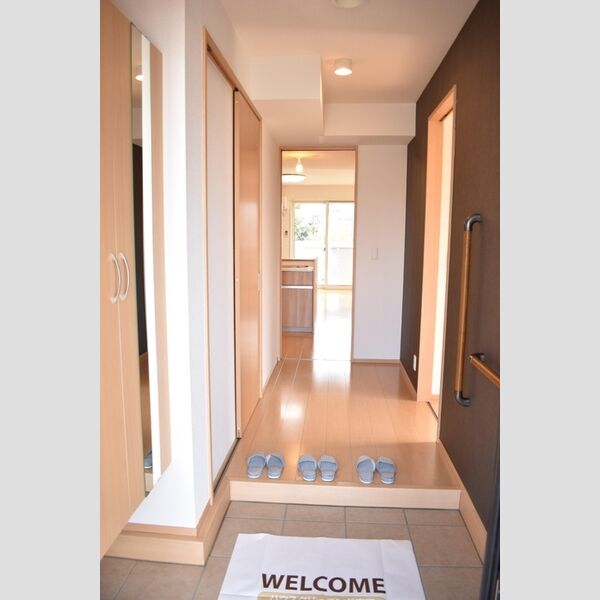 ロビン本郷105号室 玄関