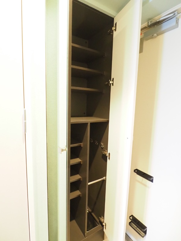 ドゥーエ蒲田南8階 収納