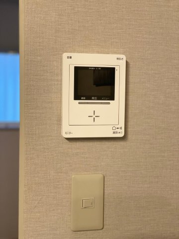 ヴィラクレイン102号室 安心のモニター付きインターフォンです