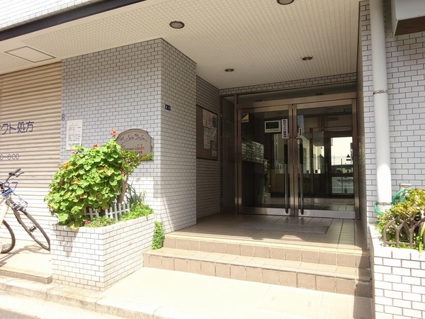 日神パレス鶴見市場 エントランス