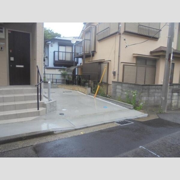 キャトルセゾン 駐車場