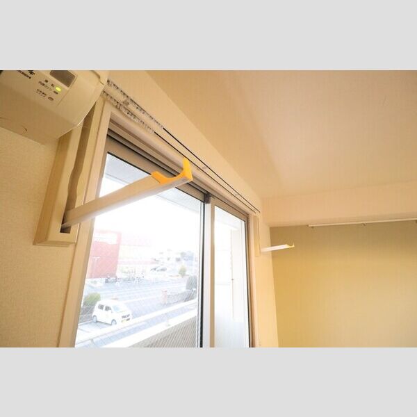 リバーサイドヴィラ　ハピネス201号室 室内物干