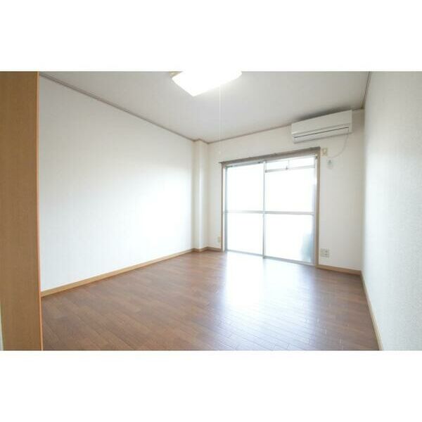 エステート夏見302号室 リビング