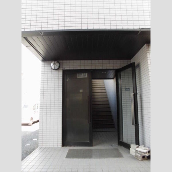 ヴェルドミール202号室 エントランス