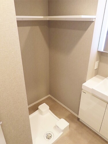 プレセダン石神井公園8階 室内洗濯機置き場　※同タイプ別部屋2024年11月撮影