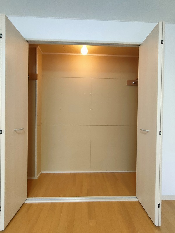 ＴＭＴ弐番館2階 収納