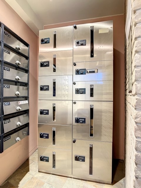 ヌフエタージュ7階 宅配BOX