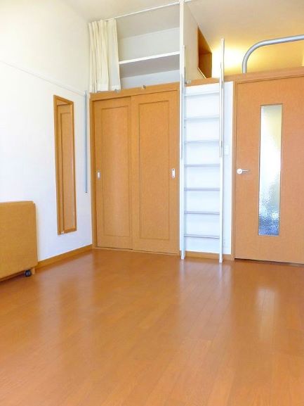 レオパレスグランデ花園 内観