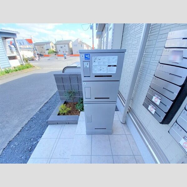 Le Ginkgo102号室 宅配ボックス