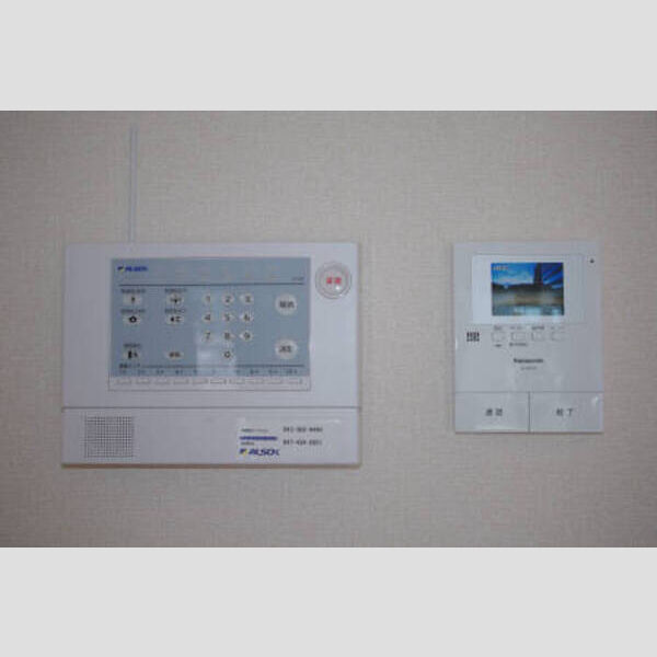 アミティエ205号室 セキュリティ・モニター付ドアホン