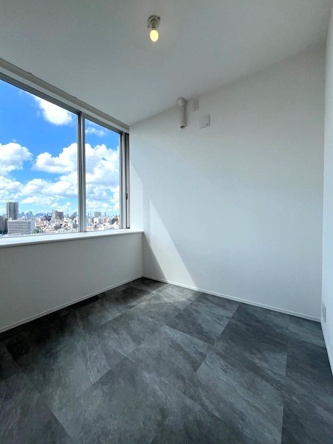 レジディアタワー上池袋（タワー棟）15階 DEN