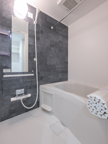 スカイルーチェ川口芝中田104号室 お風呂