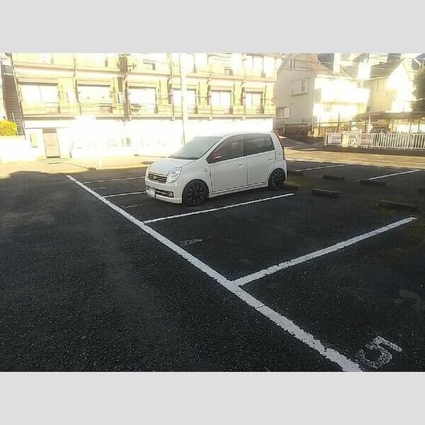 ハーベスト　AB 駐車場