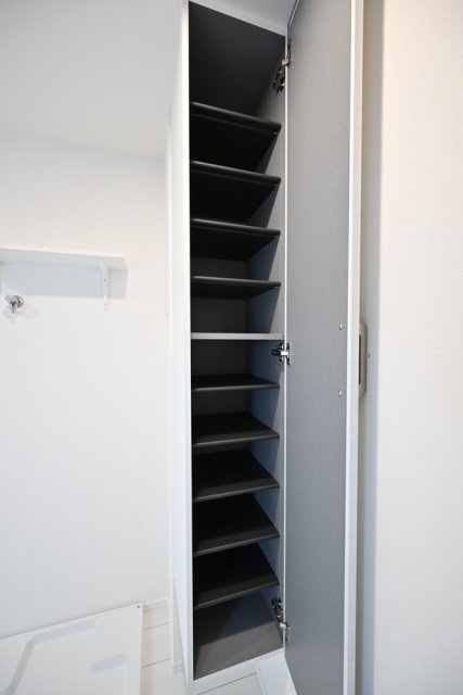 長楽町屋レジデンス2階 靴入