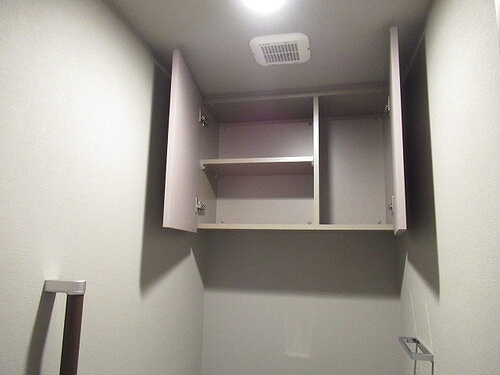 プラウドタワー平井 洗面所上部収納　※新築未入居