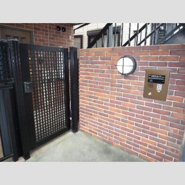 学遊館211号室 オートロック