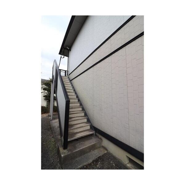 モンテベルデ101号室 エントランス