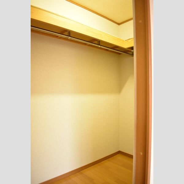 ルミエール西高尾　B102号室 収納