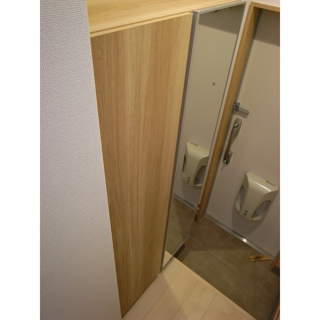 アットリラ八千代台203号室 玄関