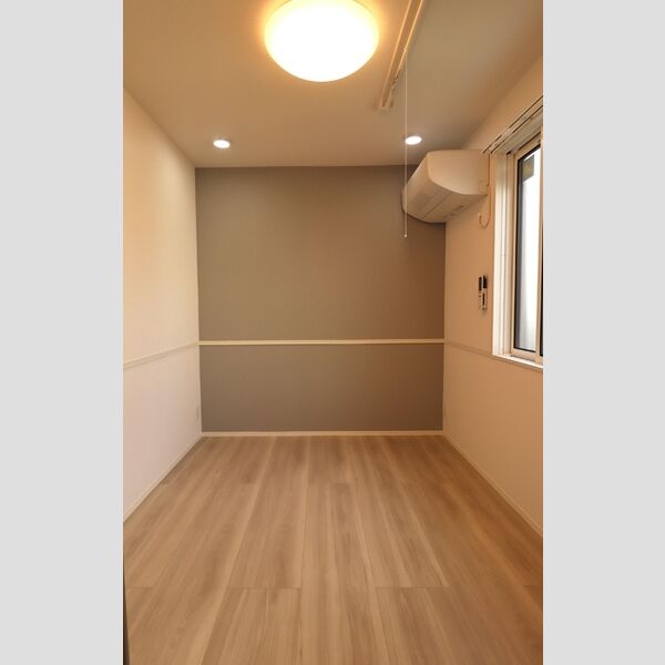 グラナーデ東新町207号室 洋室