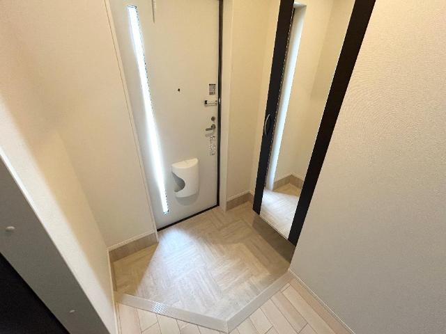 ルナフォーリア105号室 玄関