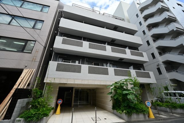 ラグジュアリーアパートメント本郷の外観画像