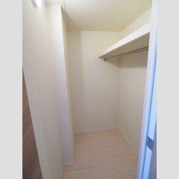 ロイジェントパークス千葉中央0610号室 ウォークインクローゼット
