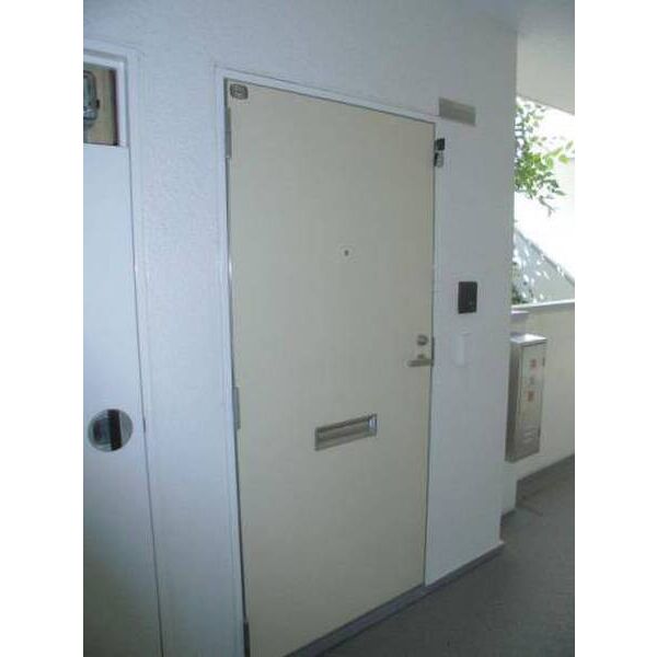 ラ・レジダンス・ド・ピエール 玄関