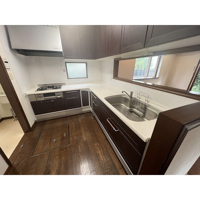 尾山台スクウェア B棟 対面式システムキッチン（L字型）