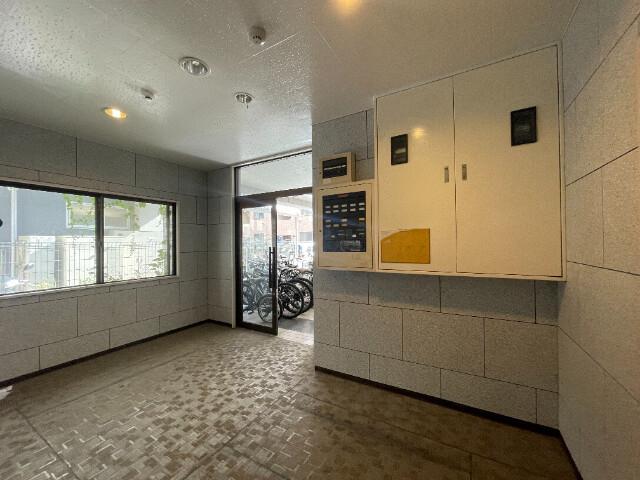 サザンハイム八王子2階 エントランス