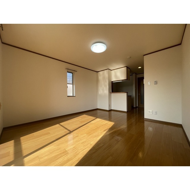 ジュネス広貴203号室 リビング