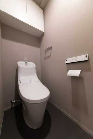 プラウドフラット渋谷笹塚403号室 トイレ